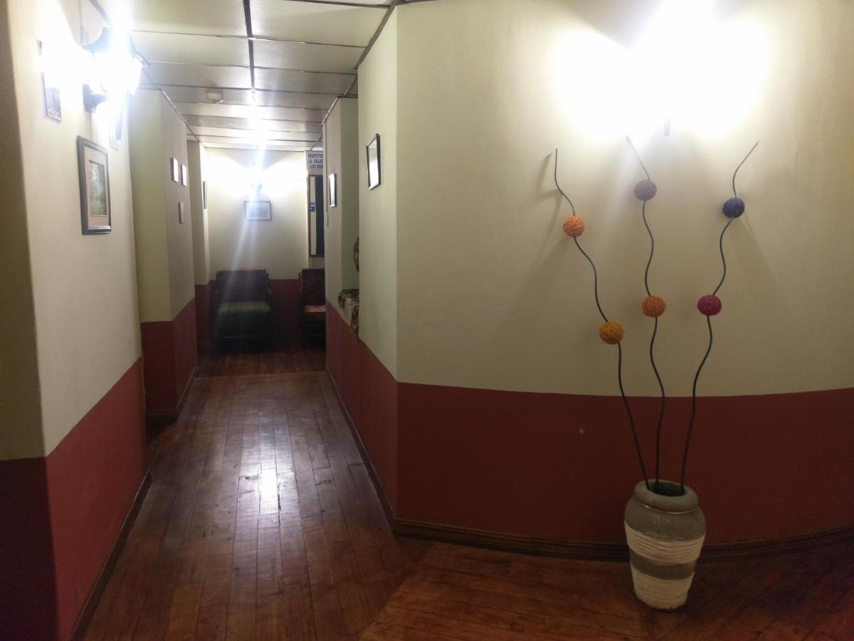 Hostal Latitud Ecuem Quito Buitenkant foto