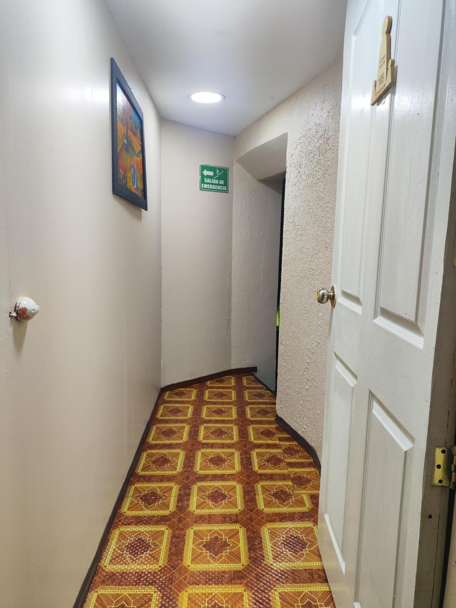 Hostal Latitud Ecuem Quito Buitenkant foto